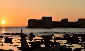 Kızkalesi'nde gün doğumu