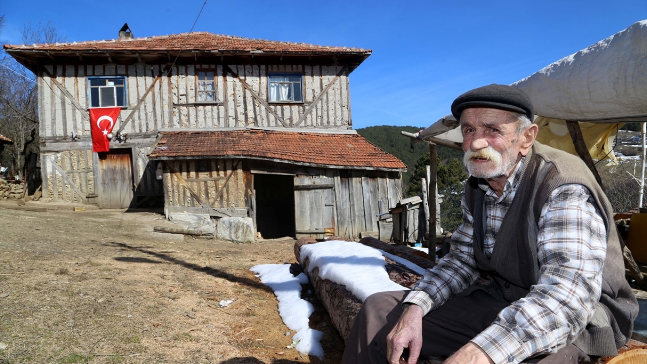 Sadık Tokat, yaptığı açıklamada, 64 yıllık hayat arkadaşını kaybetmenin üzüntüsünü yaşadığını söyledi.