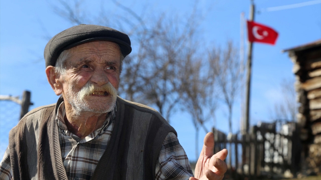 "Hastalıklara rağmen onları yalnız bırakmıyorum"