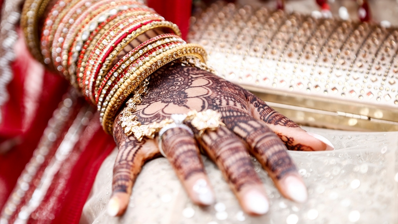 Yeni tip koronavirüs (Kovid-19) salgını nedeniyle charter uçuşlarından, transfere, konaklamaya kadar hijyen standartları artırıldı.