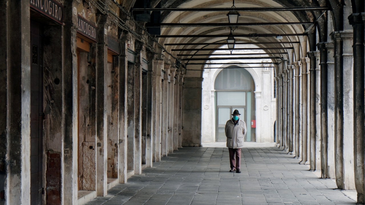 YANLIŞ: Her Covid-19 enfekte olgu, ağır ve ölümcül seyreder.