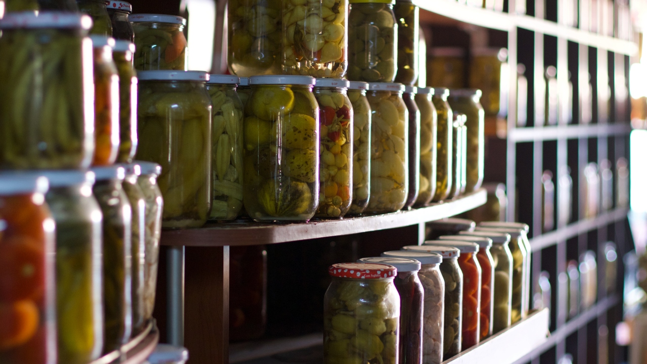 YANLIŞ: Çok turşu yemek bağışıklık sistemini güçlendirip hastalıktan koruyacaktır.