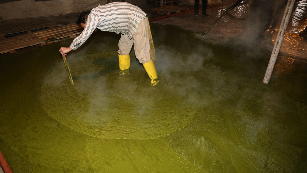 Böylelikle üretim kapasitesini artıran üreticiler, Türkiye`nin dört bir yanına sabun yetiştirmeye çalışıyor.