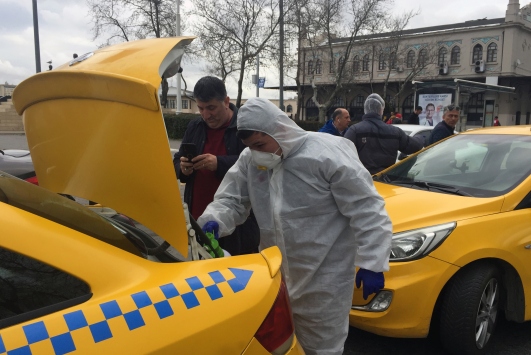 Kadıköyde taksiler dezenfekte edildi