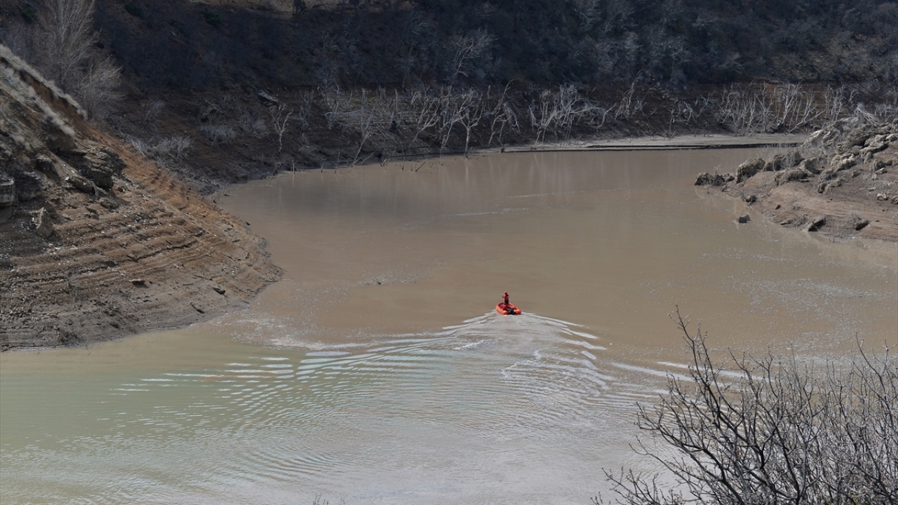 Bu arada ailesi de Doku`nun kaldığı öğrenci yurdundaki odasında buldukları intihar mektubunu savcılığa teslim etmişti. 