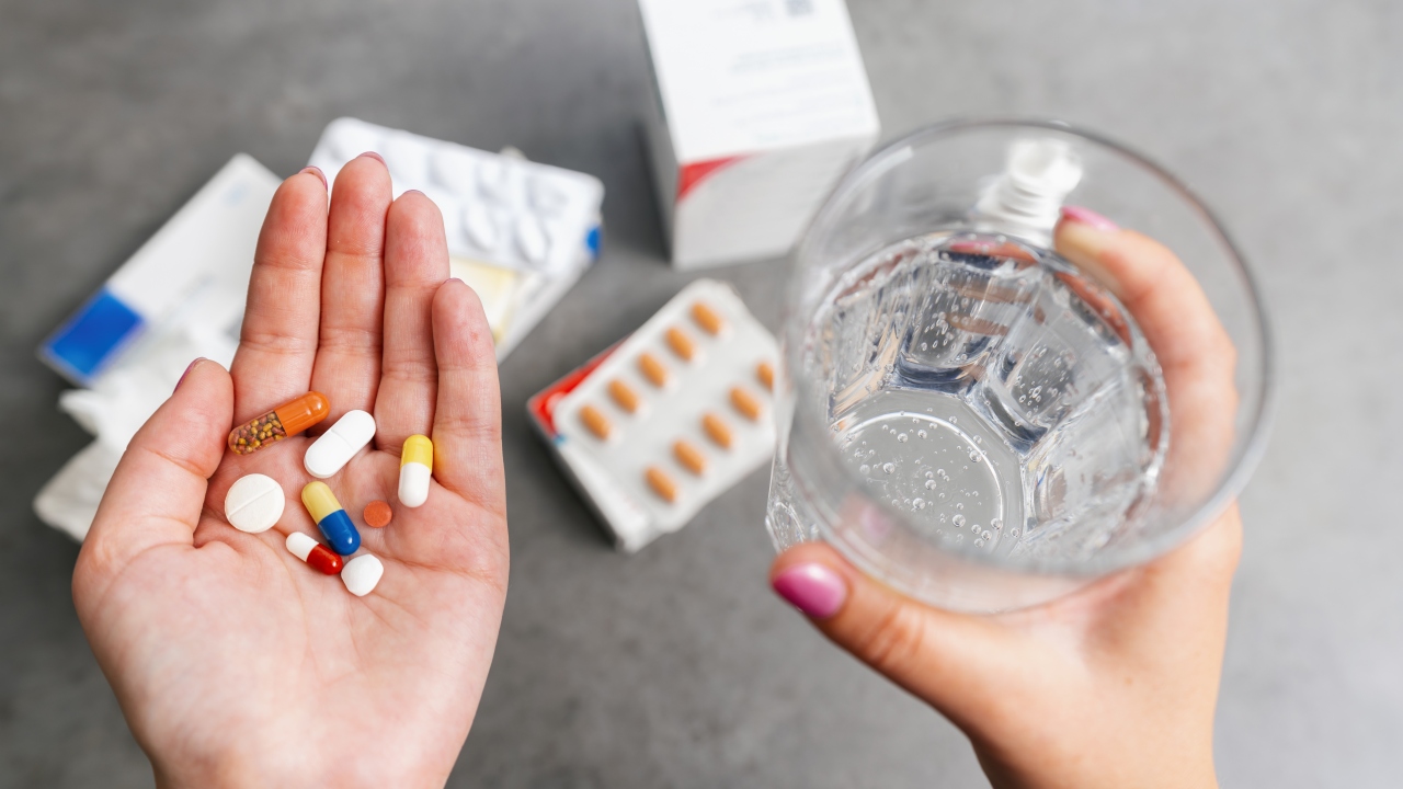 YANLIŞ: Covid-19 tedavisinde antibiyotik kullanımı gereklidir.