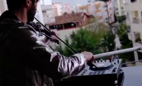 Kemandan çıkan "Çanakkale Türküsü" sesi duygulandırdı