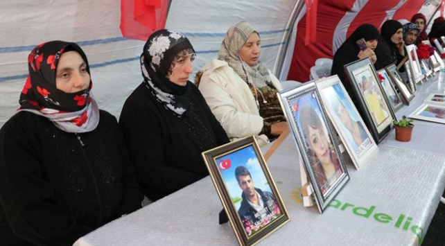 Evlat nöbetine 5 aile daha katıldı