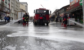 Muş'ta caddeler sabunlu su ile yıkandı
