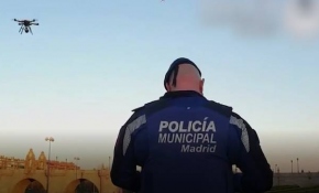 İspanya polisinden drone ile 'evinde kal' mesajı
