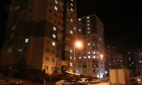 Türkiye yine sağlık çalışanlarını alkışladı