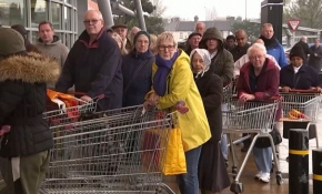 İngiliz hemşireden boş raf isyanı: Lütfen buna son verin