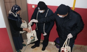 Risk grubundakilerin alışverişlerini belediyeler yapıyor