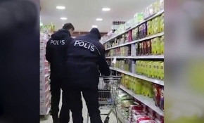 Yaşlıların ihtiyaçlarını Emniyet personeli karşılıyor