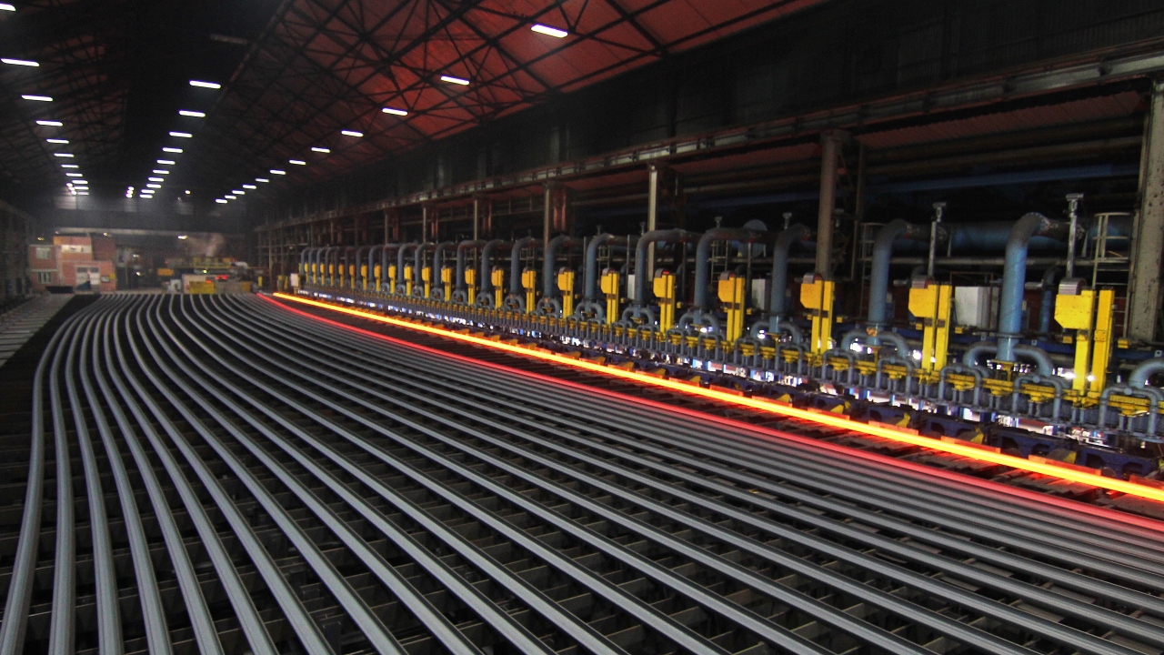 Anadolu toprakları, buharlı lokomotifin dünyada ilk defa kullanılmasından 33 yıl sonra 23 Eylül 1856`da İzmir-Aydın hattının inşasıyla demir yoluyla tanıştı.