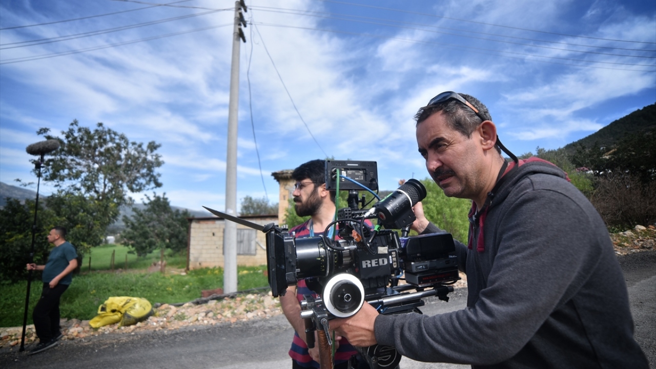 "Cemal" karakterini canlandıracak olan Necmettin Çobanoğlu ise role hazırlanırken bir süre Yörüklerle vakit geçirdiklerini, onların yaşam tarzları hakkında bilgi sahibi olduklarını söyledi.