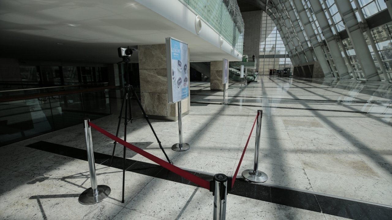 TCDD Genel Müdürlüğü tarafından yolcu ve personel arasında salgının yayılmaması için birçok önlem uygulamaya konuldu. 