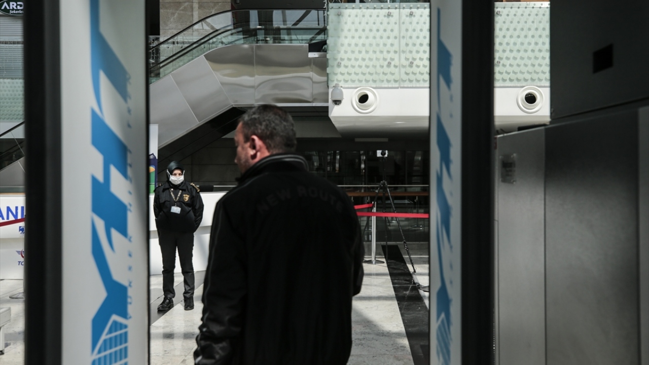 Bunun yanı sıra Marmaray`da Söğütlüçeşme, Yenikapı, Üsküdar, Bakırköy istasyonları ile konvansiyonel yolculara hizmet veren Kapıkule, Ankara, Basmane, Eryaman, Konya ve Eskişehir garlarına kamera takılması çalışmalarına devam ediliyor.