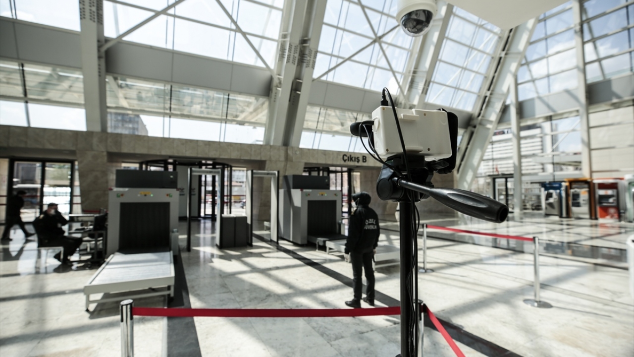 Gar ve istasyonlar dezenfekte ediliyor