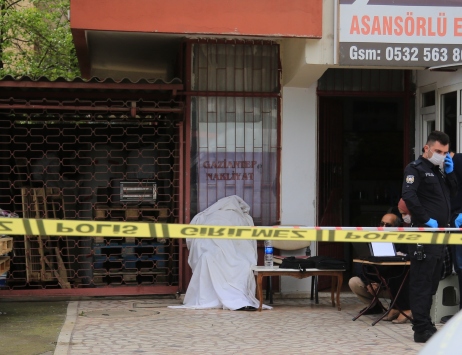 Antalyada gece bekçisi iş yerinde ölü bulundu