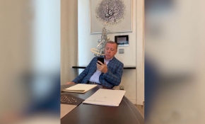 Cumhurbaşkanı Erdoğan, Granada'da okunan ezanı dinledi