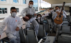 'Çöpçüler Korosu'ndan moral konseri