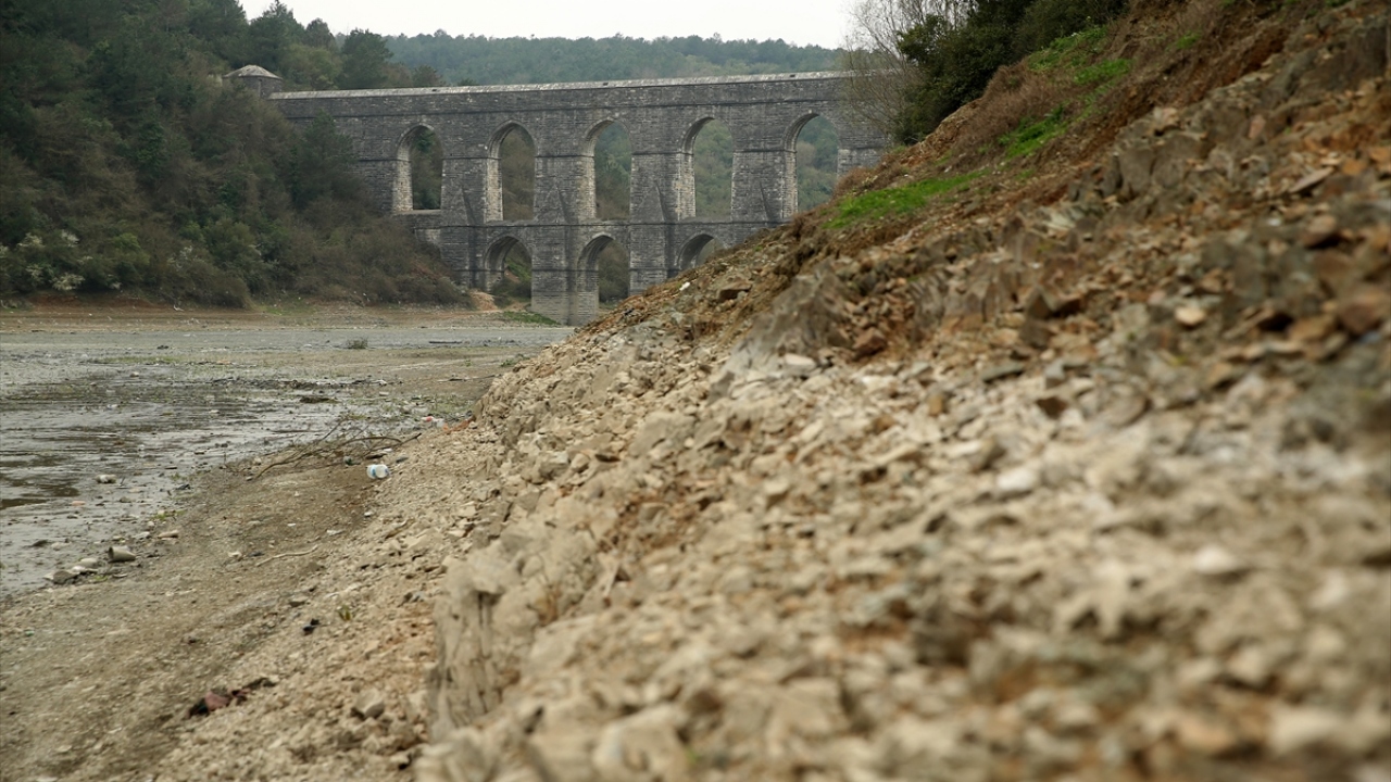 Barajlardaki doluluk oranı, geçmiş yıllarla karşılaştırıldığında ise 30 Mart 2014’teki yüzde 35,5’lik orandan sonra en düşük seviye olarak gerçekleşti.
