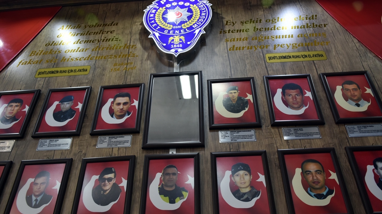 Kahramanlığın sembolü haline gelen Fethi Sekin, Türk halkının gönlünde taht kurmasının yanı sıra mezun olduğu okulda da anıları yaşatılıyor.