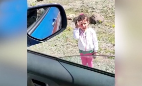 Selam vererek jandarma devriyesini durdurdu