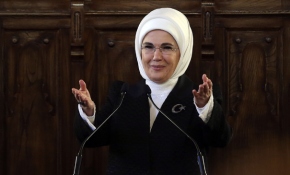 Emine Erdoğan'dan 'Evde kal' mesajı