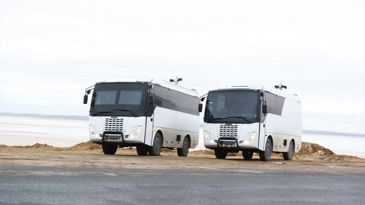 Kurtarma vincine de sahip olan araç, 360 derece kamera sistemiyle görüntü alabiliyor.