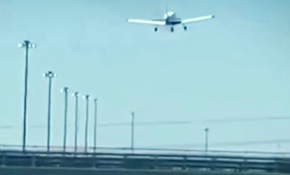 Kanada'da eğitim uçağı otoyola indi