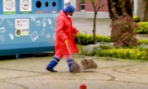 Temizlik görevlileri toplum sağlığı için iş başında