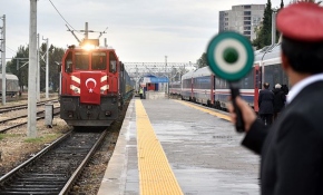 940 metrelik ihracat treni Orta Asya’ya doğru yola çıktı