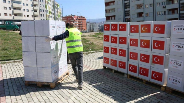 TİKA'dan Karadağlı ailelere gıda ve temizlik malzemesi yardımı