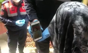 Yeni doğan torununu jandarma sayesinde gördü