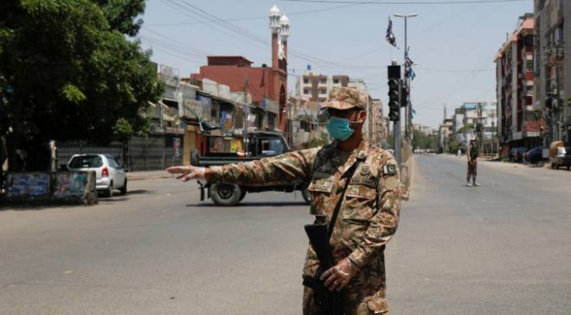 Pakistan'da COVID-19 vaka sayısı 9 bini geçti