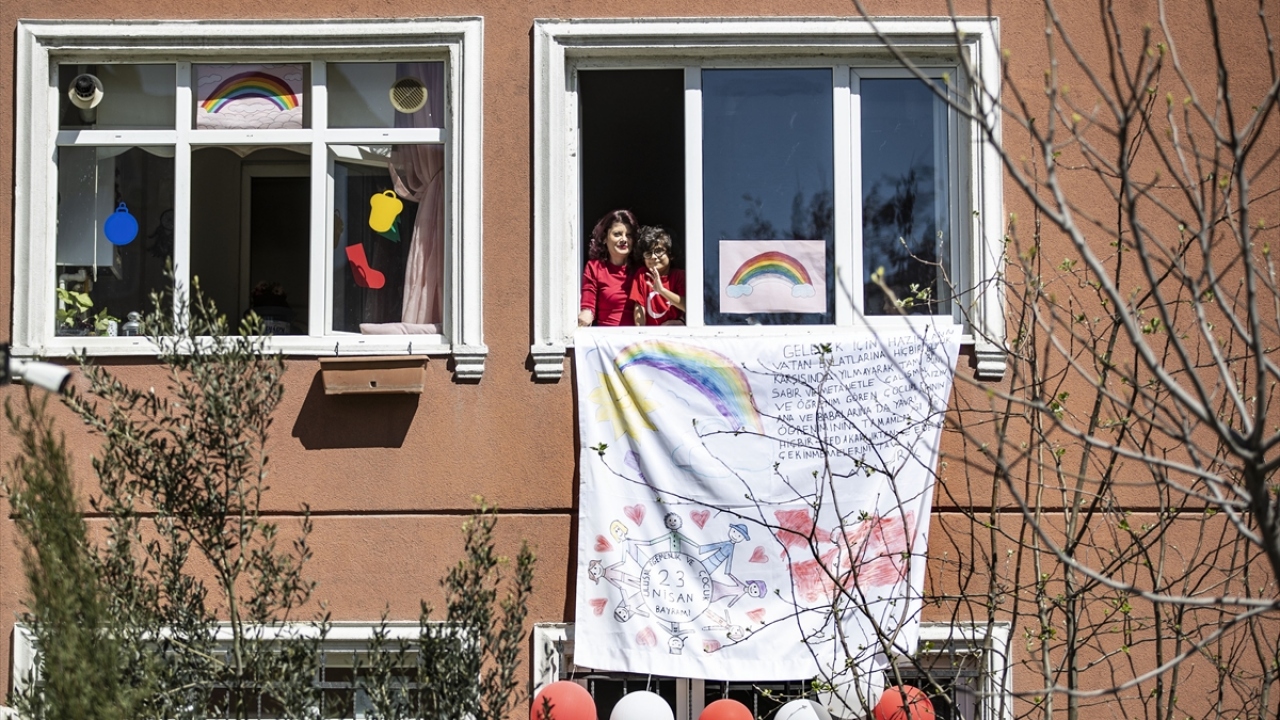 Etkinliğe öğrencilerden Berke Batu Akpınar ve ailesi de katıldı.