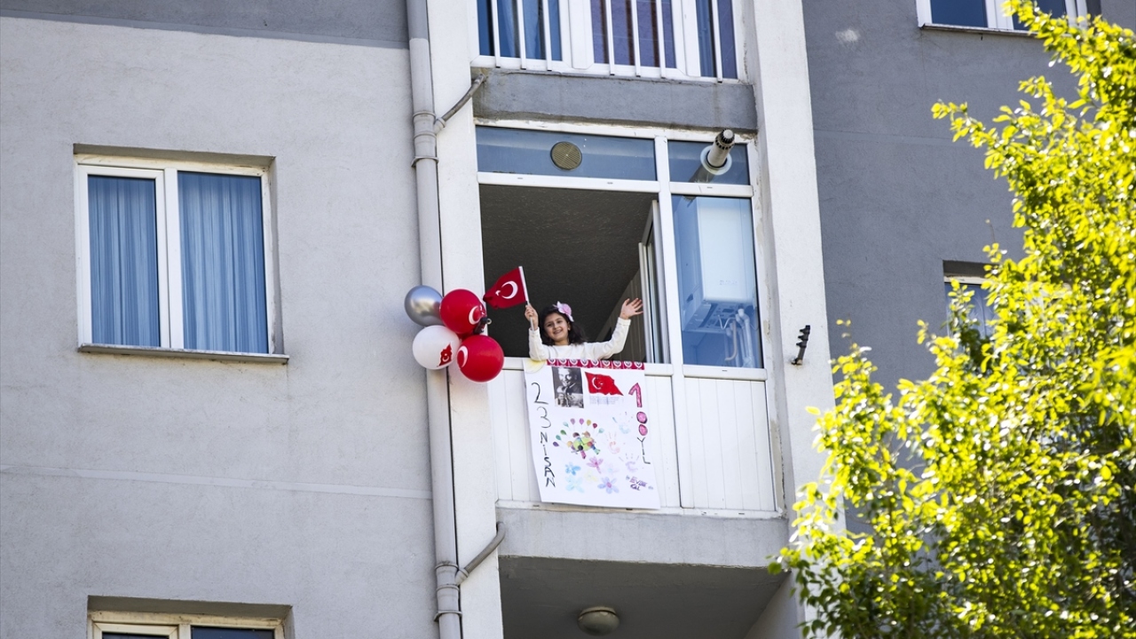 Etkinliğe öğrencilerden İpek Çakır da katıldı.