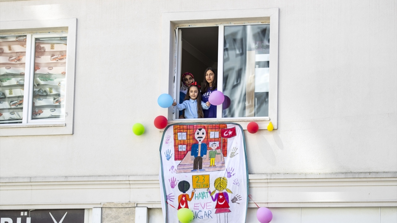 Etkinliğe öğrencilerden Zeynep Acar ve ailesi de katıldı.