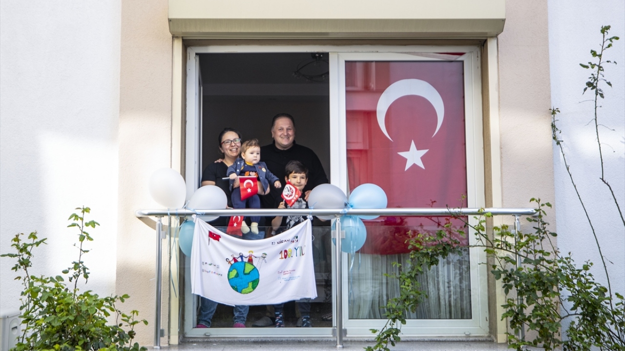 Etkinliğe öğrencilerden Can Demirbaş ve ailesi de katıldı.