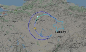 THY, gökyüzünde dünyanın en büyük Türk bayrağını açtı