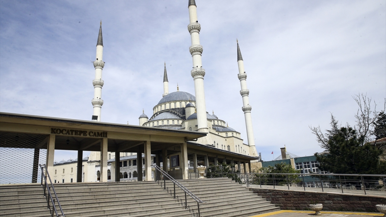 Kocatepe Camii boş kaldı.