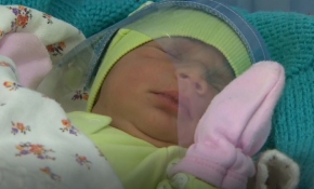 Bebekleri koronavirüsten korumak için siperlik üretildi