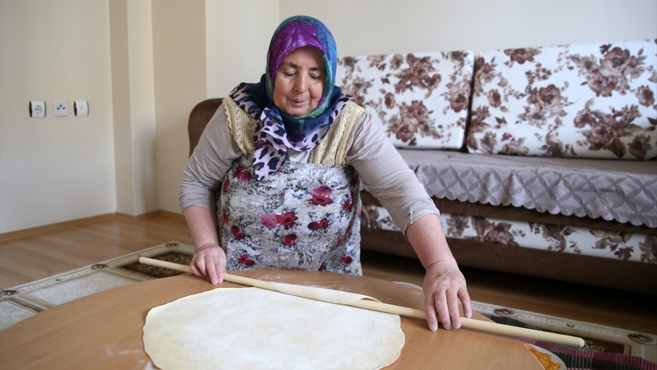 Bazen ramazan öncesi yapılarak derin dondurucuya konulan mantı, kimi zaman da gün içinde hazırlanarak taze tüketiliyor. 