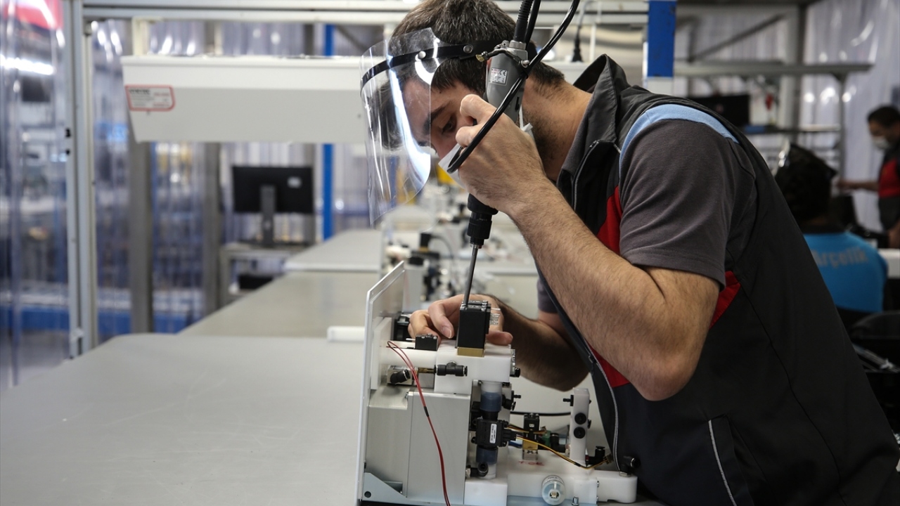 Öztürk, Sanayi ve Teknoloji Bakanlığının sürece ideal bir şekilde liderlik ettiğini belirterek, Sağlık Bakanlığının da aynı şekilde destek verdiğini söyledi.