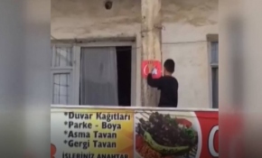 Abdullah'ın bayrak sevgisi karşılıksız kalmadı