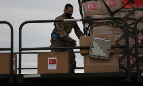 Türkiye'nin tıbbi malzeme yardımı ABD'ye ulaştı