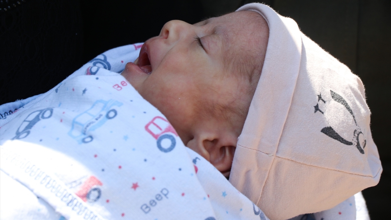 Beş günlükken Covid19 tanısı konulan Suriyeli bebek