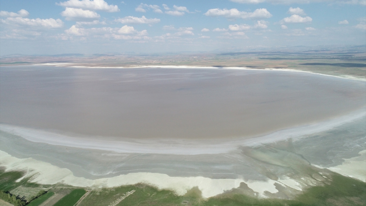Özsoy, insanlığın asırlardır buradaki tuzu kullandığına da dikkati çekti.